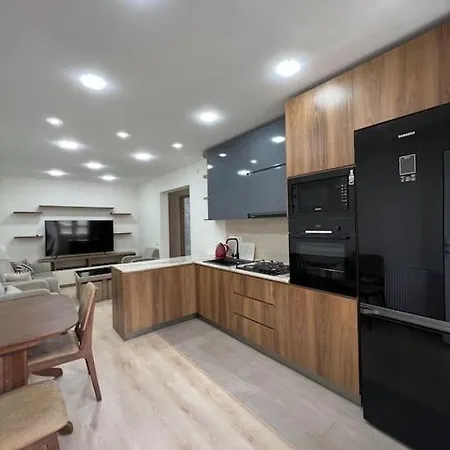 Your Home Away From Home! Кутаиси Экстерьер фото