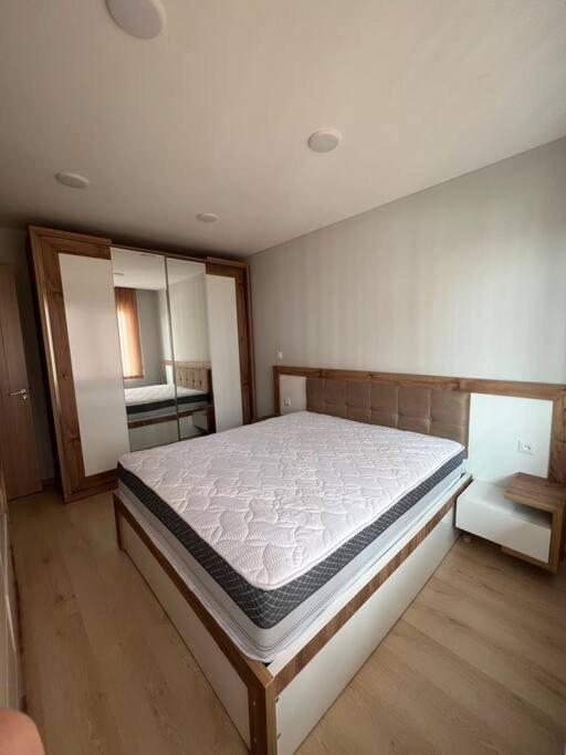 Your Away From Home! Апартаменты Кутаиси